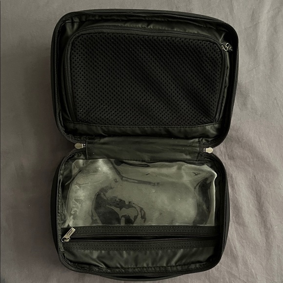 Away Men's Black Toiletry Bag - Picture 3 of 4